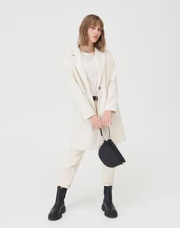 Coat with inverted collar Thumbnail 1